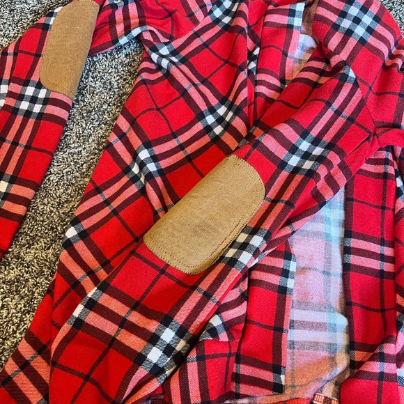 CUTE red flannel Cardigan - Picture 2 of 4